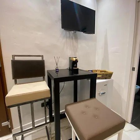 Mada's Deluxe * باري