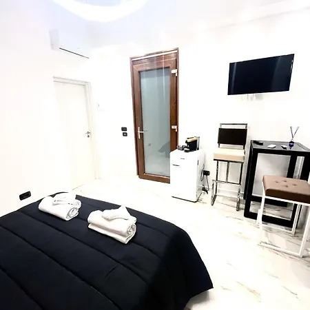 Mada's Deluxe Apartment